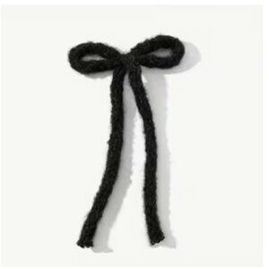 Black woolen bow hair clip